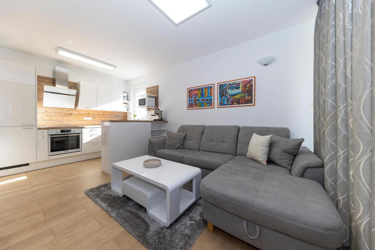 Joy 2 Apartment 诺瓦利娅 外观 照片