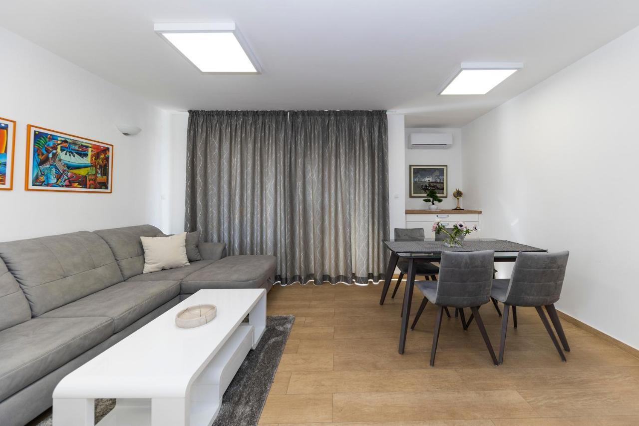 Joy 2 Apartment 诺瓦利娅 外观 照片